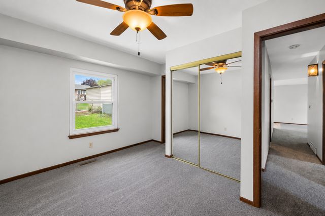 2616 Sheffield Drive, Davenport, IA 52806