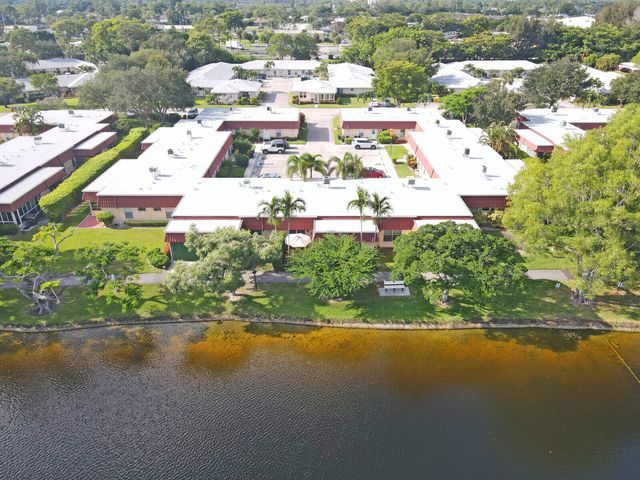 772 Nantucket Circle, Greenacres, FL 33467