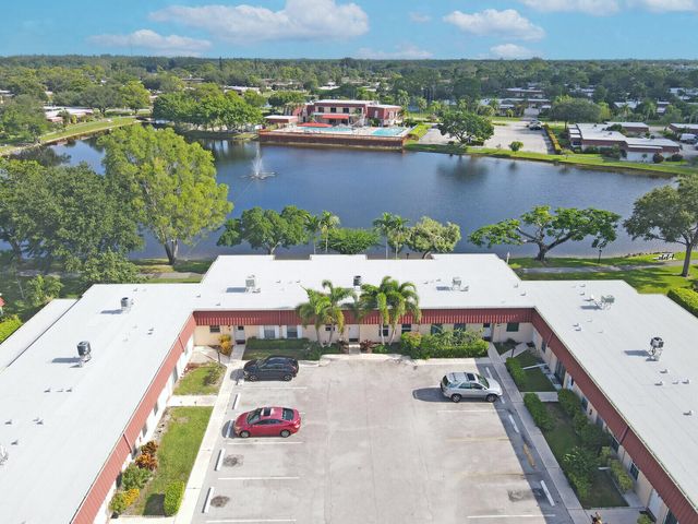 772 Nantucket Circle, Greenacres, FL 33467