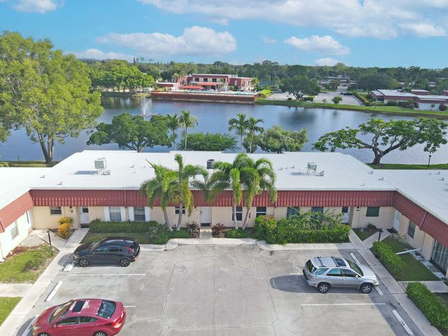 772 Nantucket Circle, Greenacres, FL 33467