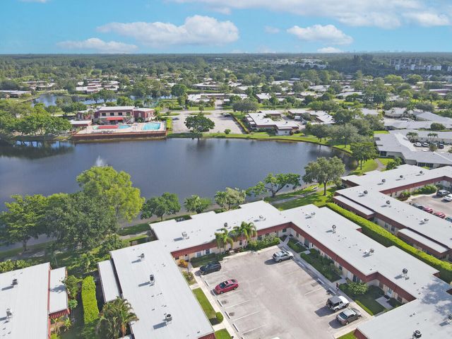 772 Nantucket Circle, Greenacres, FL 33467