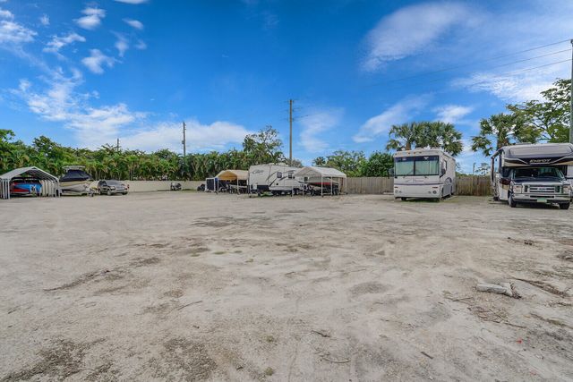 772 Nantucket Circle, Greenacres, FL 33467