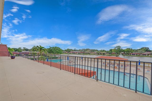 772 Nantucket Circle, Greenacres, FL 33467