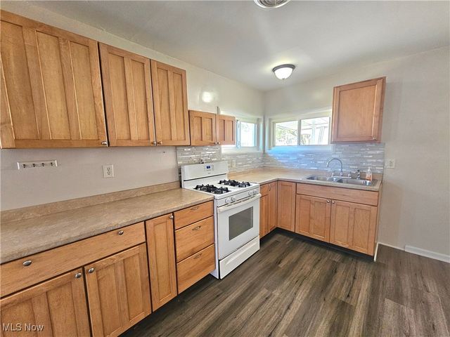 1552 Denison Avenue NW, Warren, OH 44485