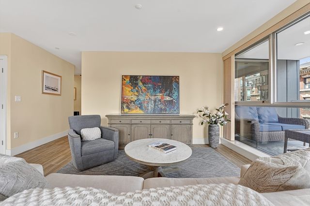 99-105 Broad St 8C, Boston, MA 02110