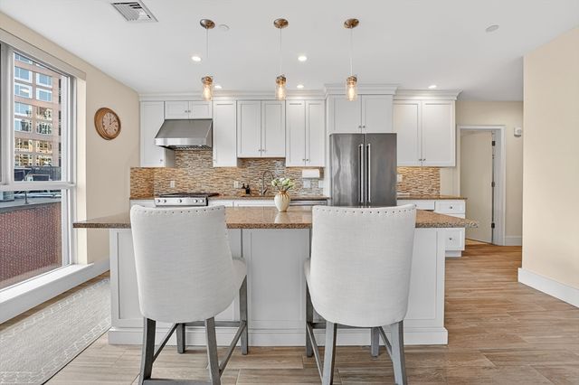 99-105 Broad St 8C, Boston, MA 02110