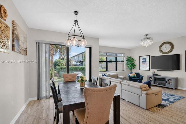 4850 San Fratello Cir, Lake Worth, FL 33467