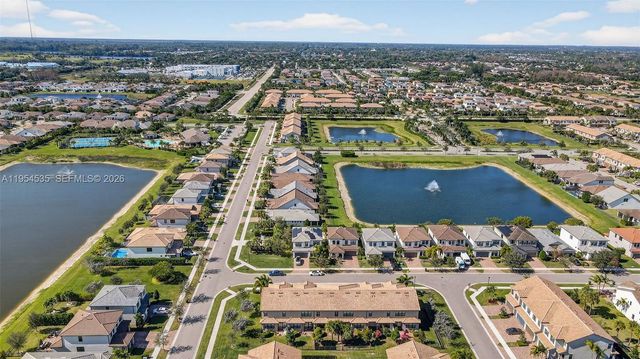 4850 San Fratello Cir, Lake Worth, FL 33467