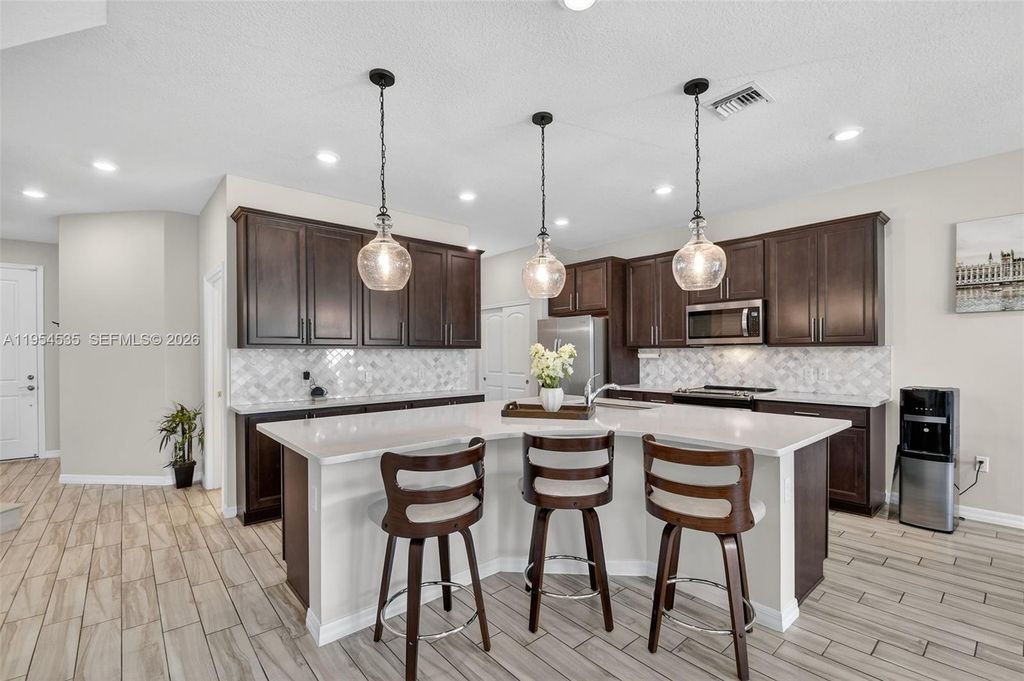 4850 San Fratello Cir, Lake Worth, FL 33467