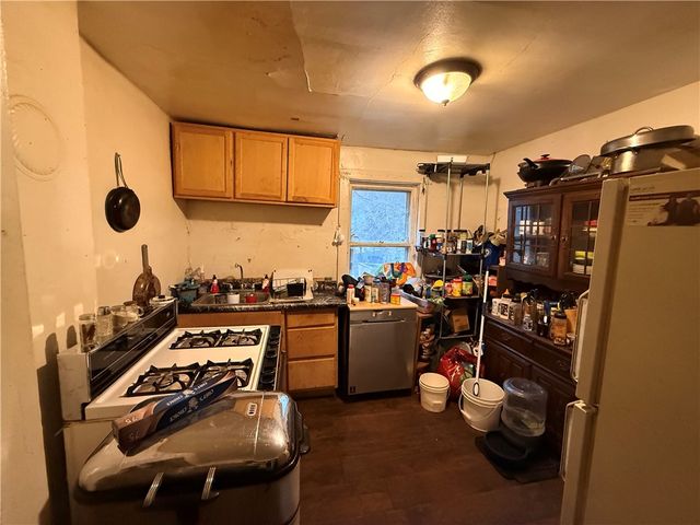 421 & 423 Bessemer Ave, Twp Of But Sw, PA 16045