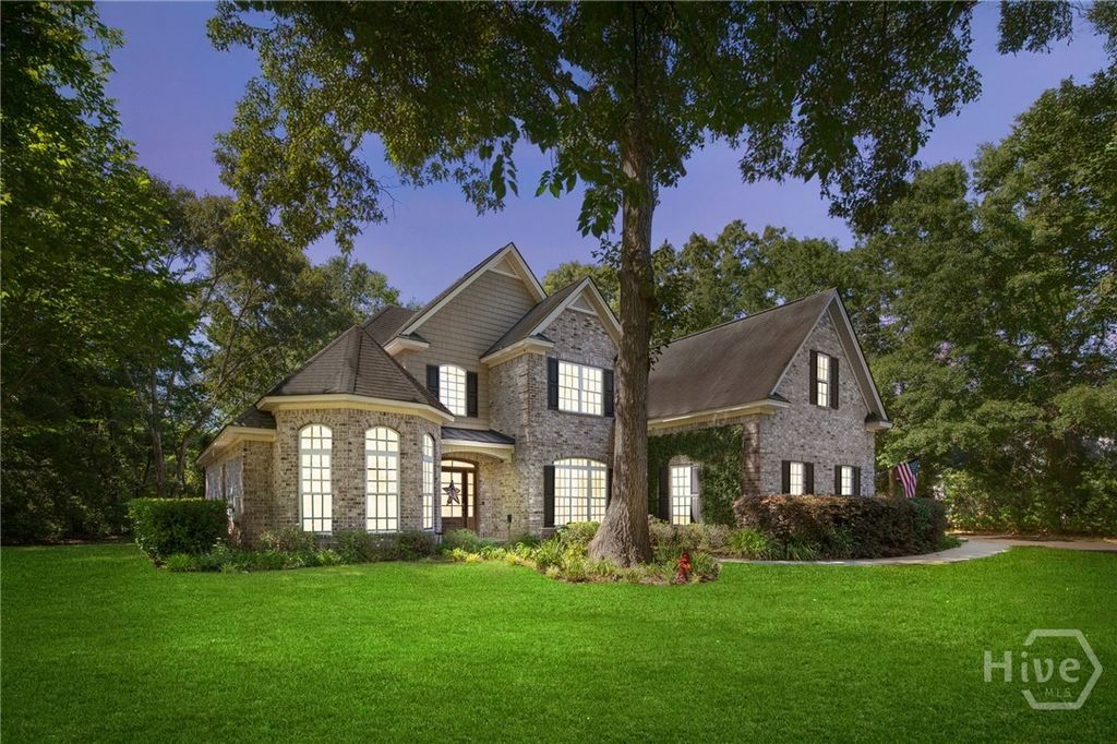 Image 1 of property listing at 195 Chastain Circle, Richmond Hill, GA 31324