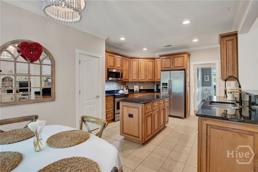 Image 14 of property listing at 195 Chastain Circle, Richmond Hill, GA 31324