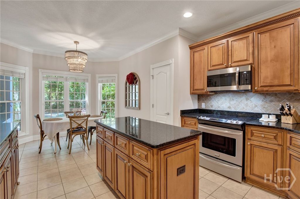 Image 17 of property listing at 195 Chastain Circle, Richmond Hill, GA 31324