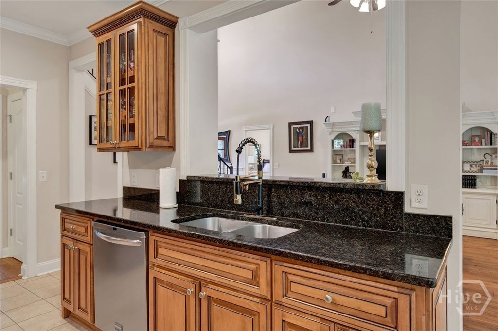 Image 18 of property listing at 195 Chastain Circle, Richmond Hill, GA 31324
