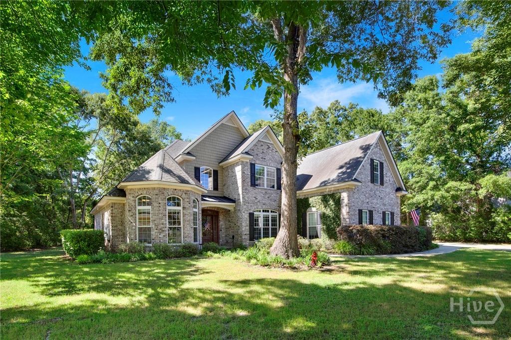 Image 2 of property listing at 195 Chastain Circle, Richmond Hill, GA 31324