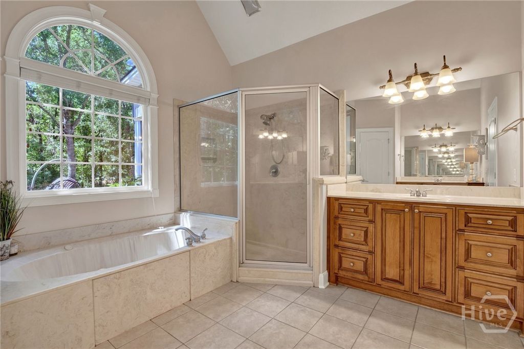 Image 21 of property listing at 195 Chastain Circle, Richmond Hill, GA 31324