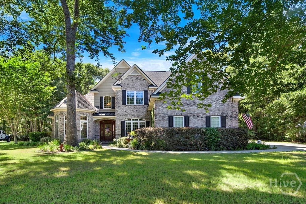 Image 3 of property listing at 195 Chastain Circle, Richmond Hill, GA 31324