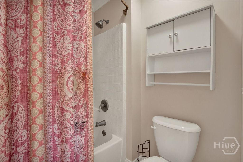 Image 32 of property listing at 195 Chastain Circle, Richmond Hill, GA 31324