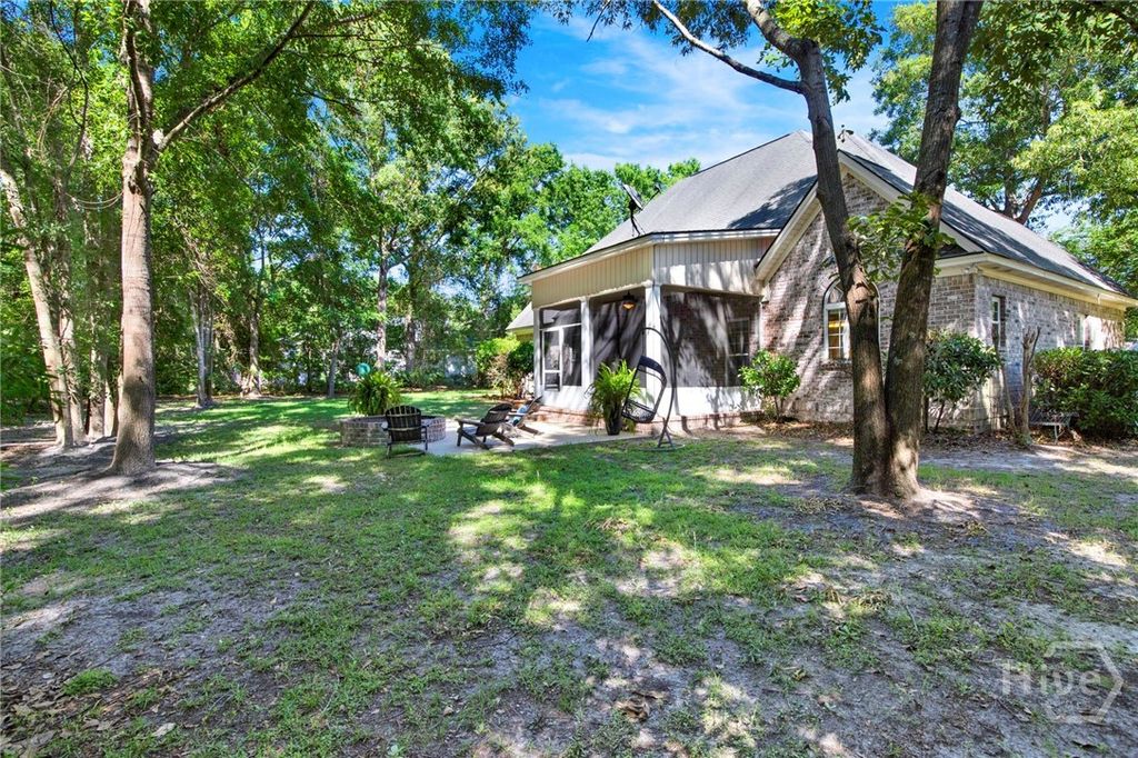 Image 36 of property listing at 195 Chastain Circle, Richmond Hill, GA 31324
