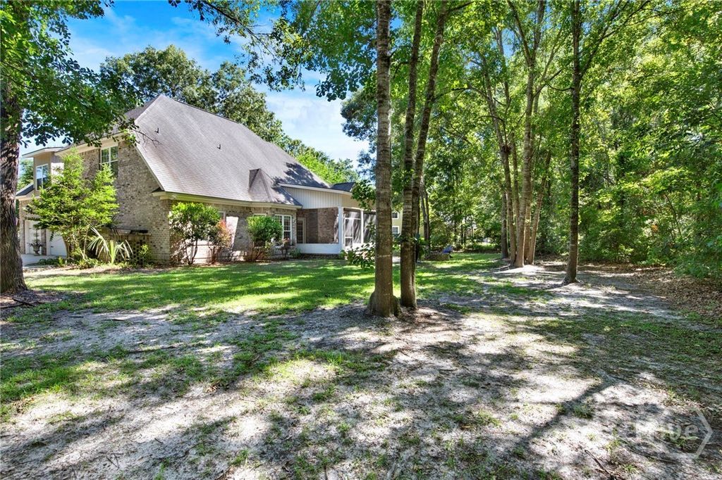 Image 37 of property listing at 195 Chastain Circle, Richmond Hill, GA 31324