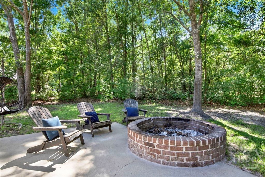 Image 38 of property listing at 195 Chastain Circle, Richmond Hill, GA 31324