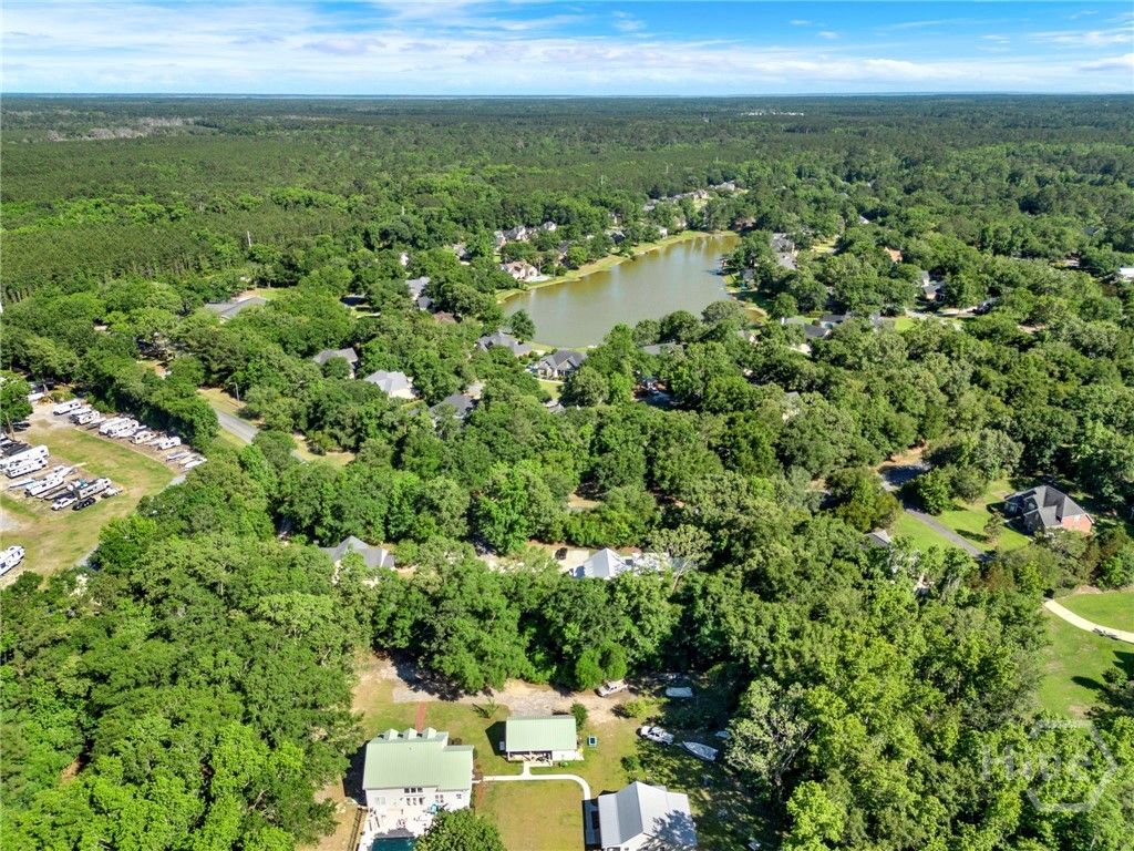 Image 41 of property listing at 195 Chastain Circle, Richmond Hill, GA 31324