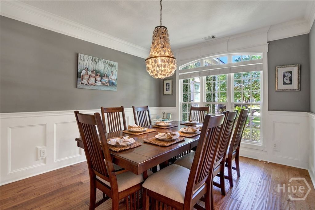 Image 5 of property listing at 195 Chastain Circle, Richmond Hill, GA 31324