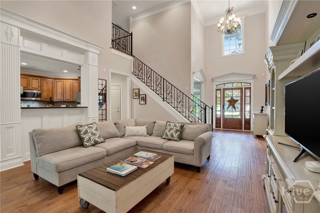 Image 8 of property listing at 195 Chastain Circle, Richmond Hill, GA 31324