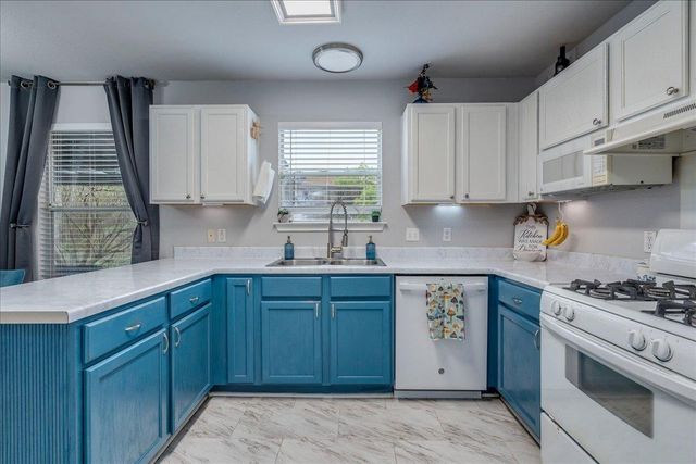 148 Buttercup WAY, Kyle, TX 78640