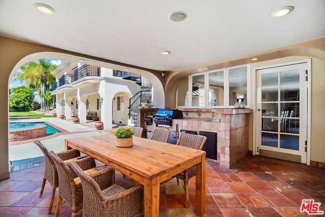 10655 Camarillo Street, Toluca Lake, CA 91602