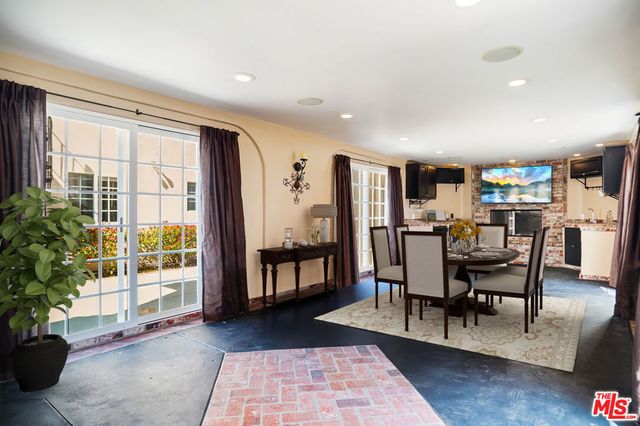 10655 Camarillo Street, Toluca Lake, CA 91602