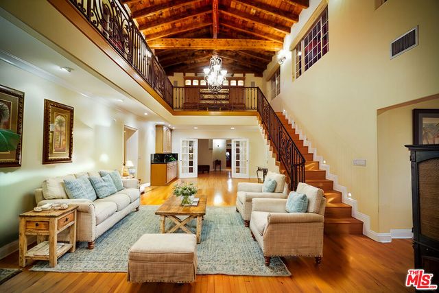 10655 Camarillo Street, Toluca Lake, CA 91602