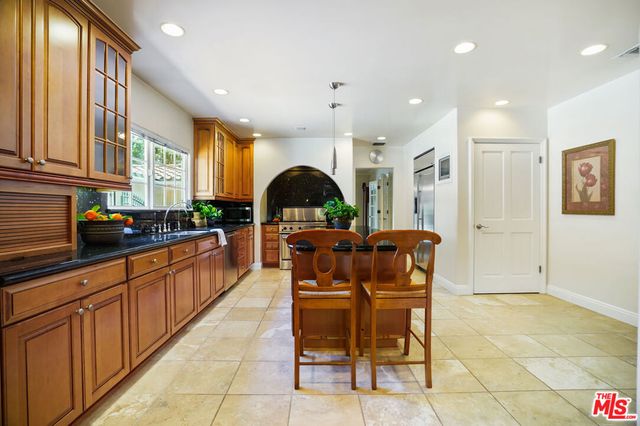 10655 Camarillo Street, Toluca Lake, CA 91602