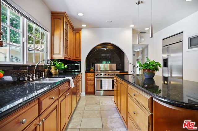 10655 Camarillo Street, Toluca Lake, CA 91602