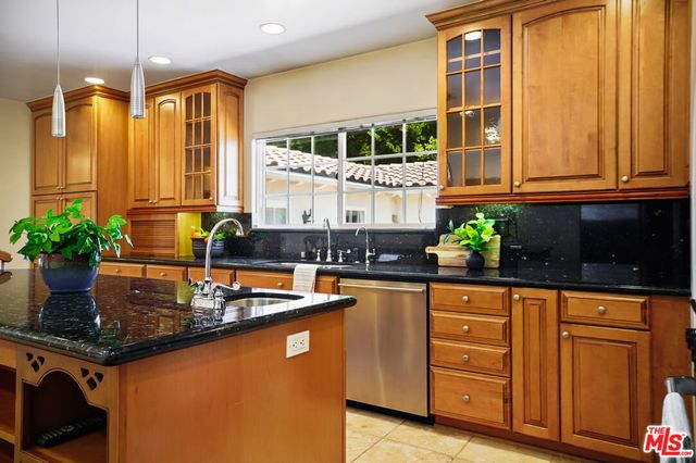 10655 Camarillo Street, Toluca Lake, CA 91602