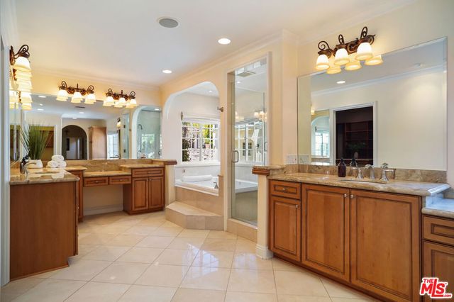 10655 Camarillo Street, Toluca Lake, CA 91602