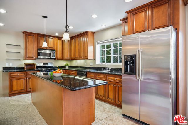 10655 Camarillo Street, Toluca Lake, CA 91602