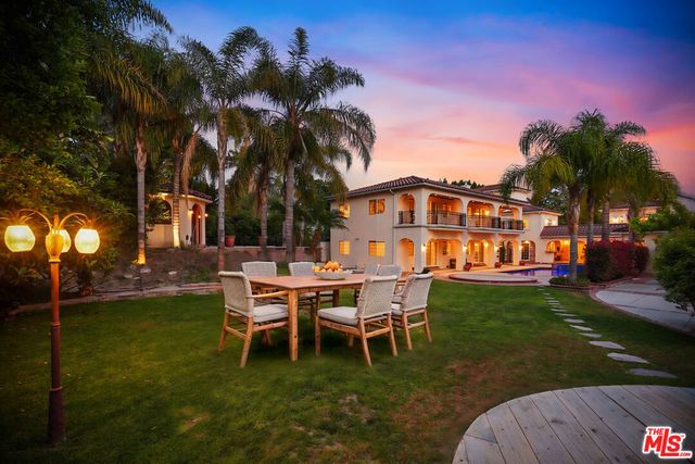 10655 Camarillo Street, Toluca Lake, CA 91602