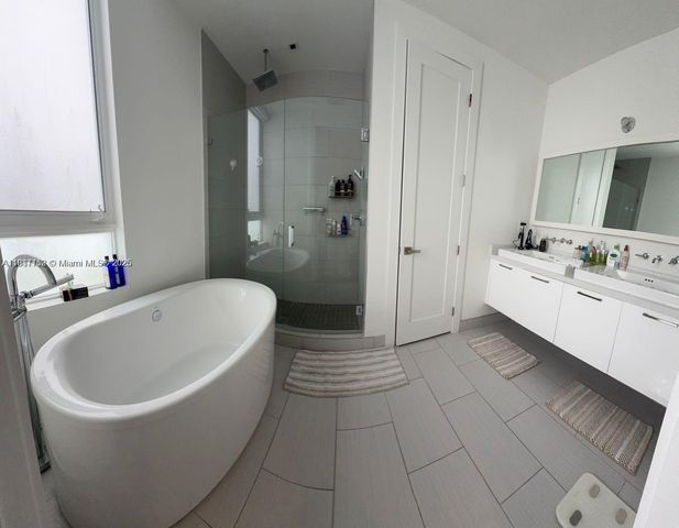 9165 NW 33rd St, Doral, FL 33172