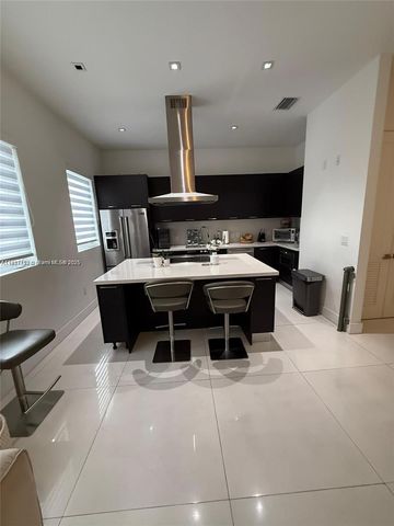 9165 NW 33rd St, Doral, FL 33172