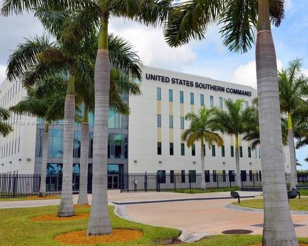 9165 NW 33rd St, Doral, FL 33172