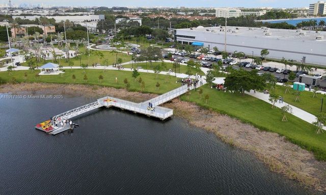 9165 NW 33rd St, Doral, FL 33172