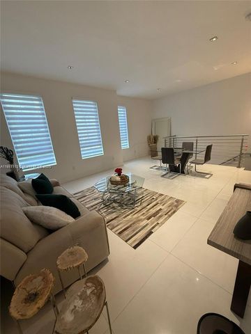 9165 NW 33rd St, Doral, FL 33172