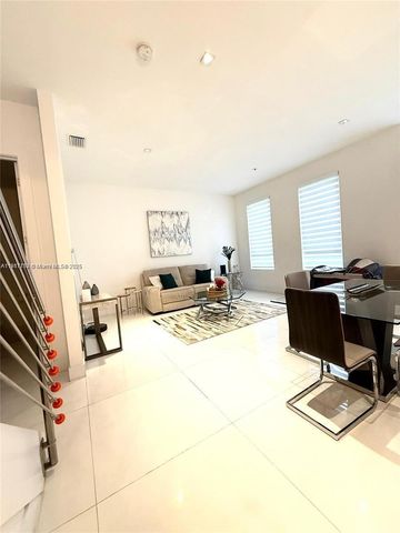 9165 NW 33rd St, Doral, FL 33172