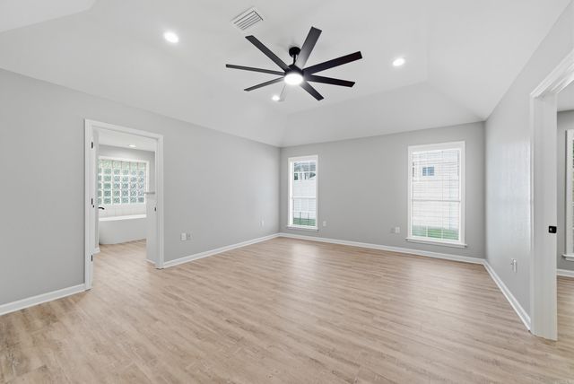 1015 Summerwood Drive, Conway, AR 72034