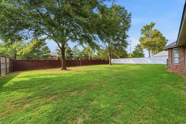 1015 Summerwood Drive, Conway, AR 72034