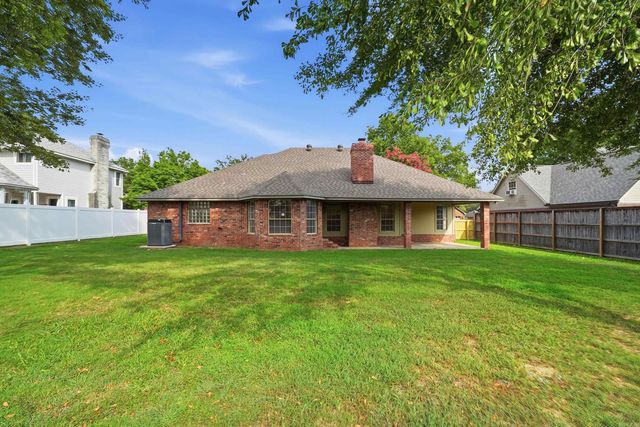 1015 Summerwood Drive, Conway, AR 72034
