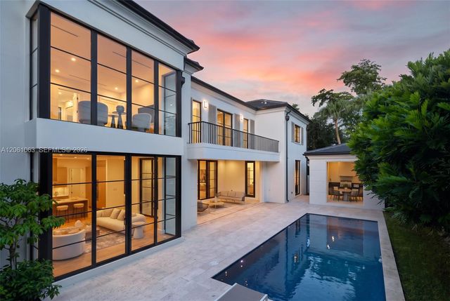 1220 S Alhambra Cir, Coral Gables, FL 33146