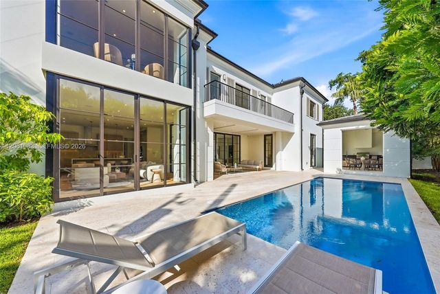 1220 S Alhambra Cir, Coral Gables, FL 33146