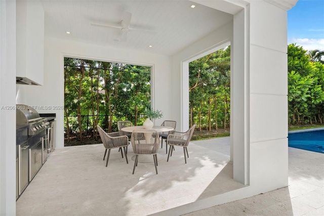 1220 S Alhambra Cir, Coral Gables, FL 33146
